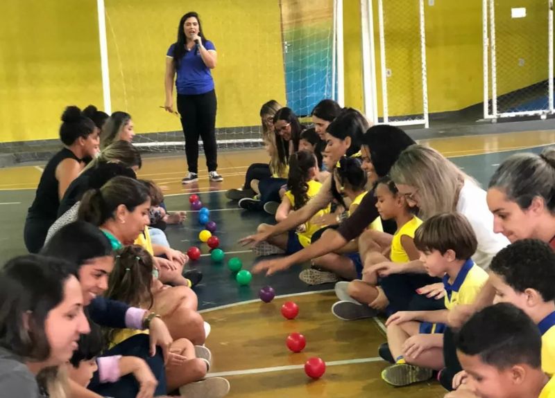 Comemoração dia das mães realizada pelas turmas da Educação 